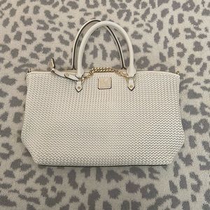 VICTORIAS SECRET WHITE WOVEN HANDBAG
